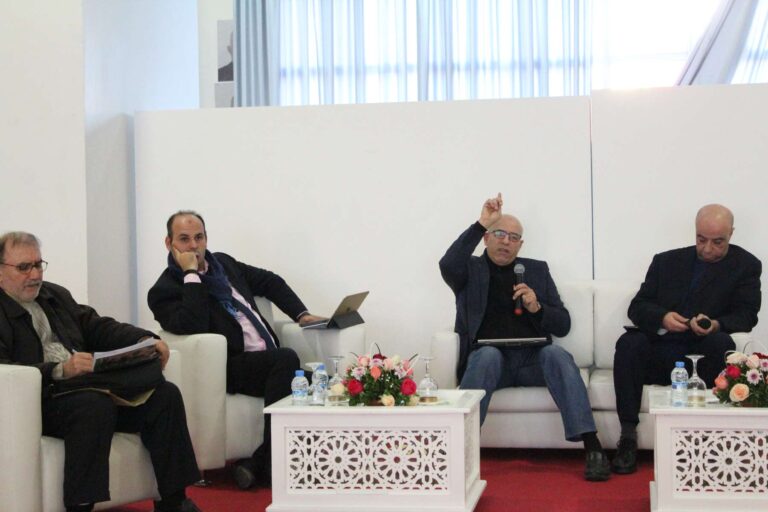 على إثر الإكراهات التي واجهتها طنجة في ركن السيارات ، نظمت الجماعة الحضرية ندوة في الموضوع لمعالجة هاته الآفة وهذا نص بلاغ الجماعة حول هاته الندوة :